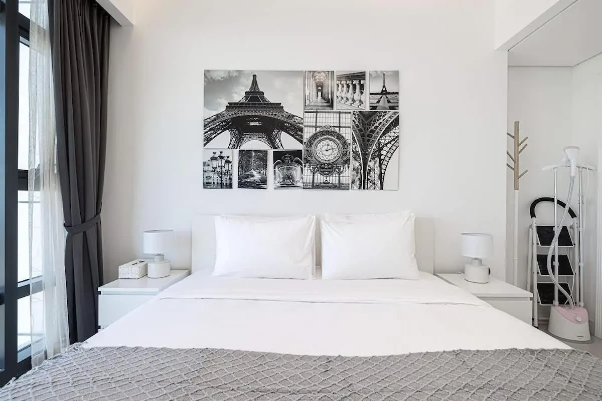 Chic 1Br With Stunning Lake Views Dubai