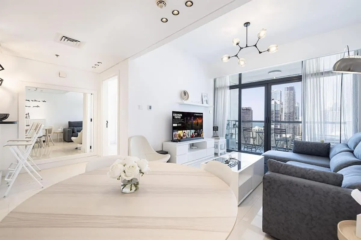 Chic 1Br With Stunning Lake Views Dubai