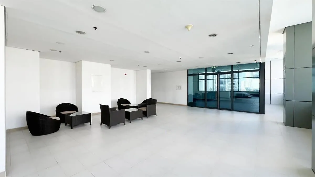 Chic 1Br With Stunning Lake Views Dubai Apartment