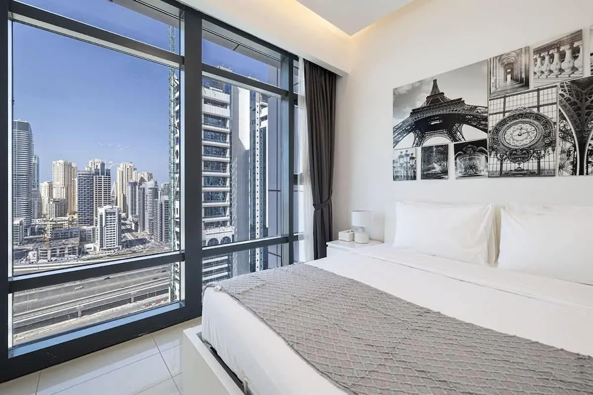Chic 1Br With Stunning Lake Views Dubai Apartment